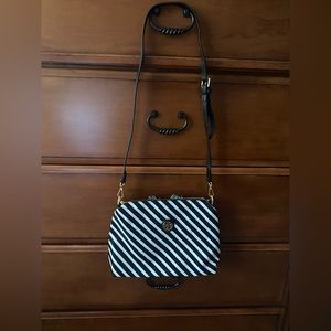 New Tory Burch black and white nylon crossbody with adjustable leather strap.